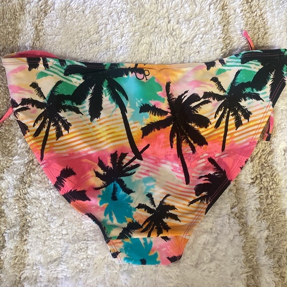 Op bikini swimsuit Size Medium - Picture 7 of 15
